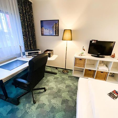 Airport Hotel Erfurt Exterior photo