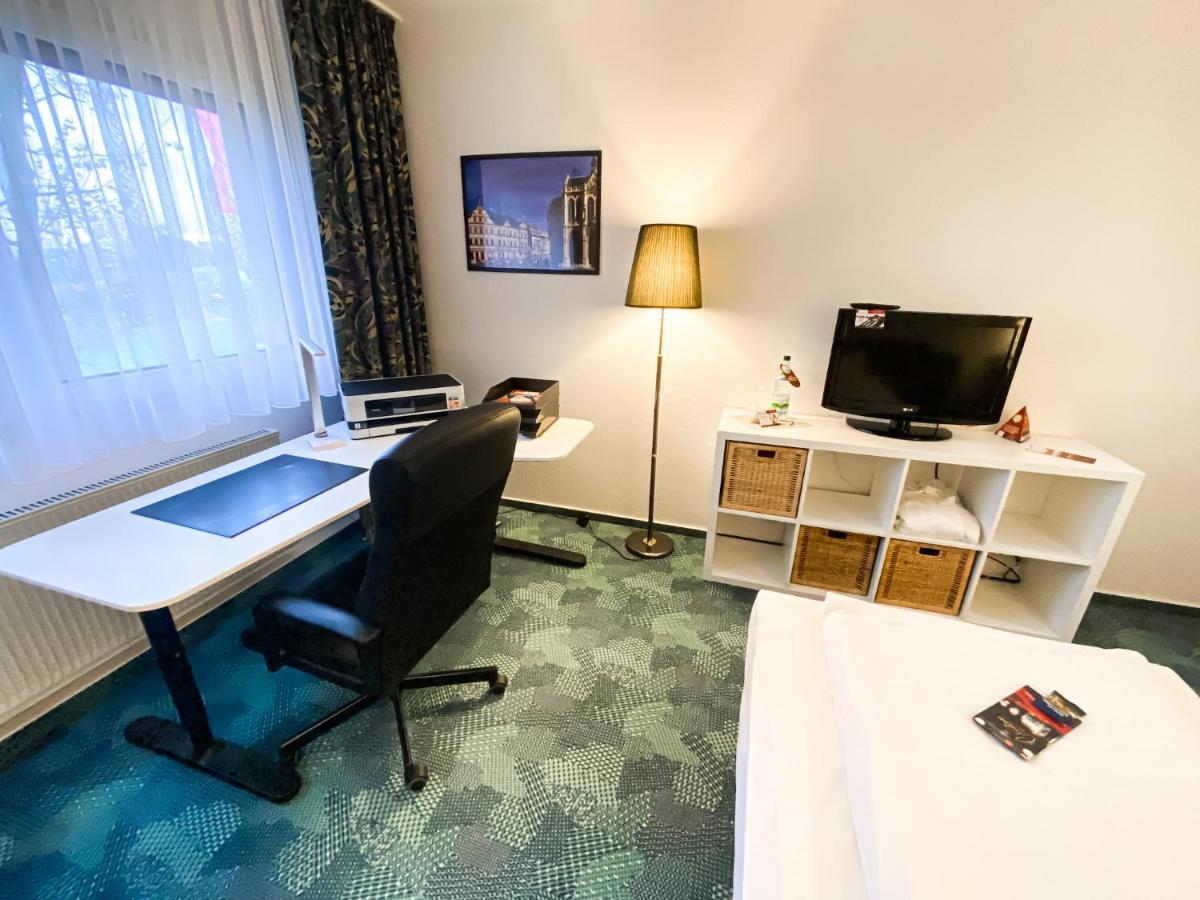 Airport Hotel Erfurt Exterior photo